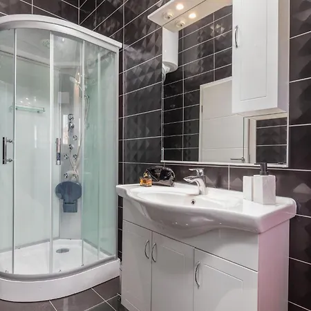 Stunning In With Jacuzzi Holiday home Barbariga