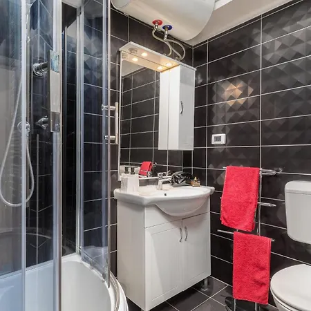 Stunning In With Jacuzzi Holiday home Barbariga