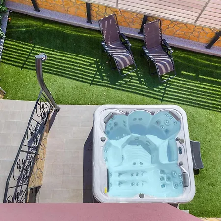 Stunning In With Jacuzzi Holiday home Barbariga