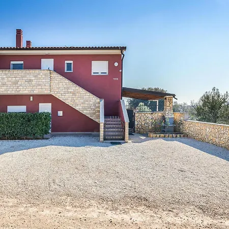 Stunning In With Jacuzzi Holiday home *