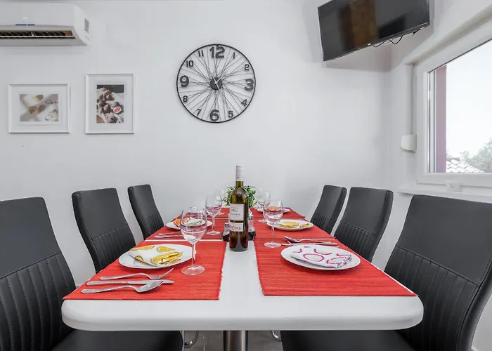 Stunning In With Jacuzzi