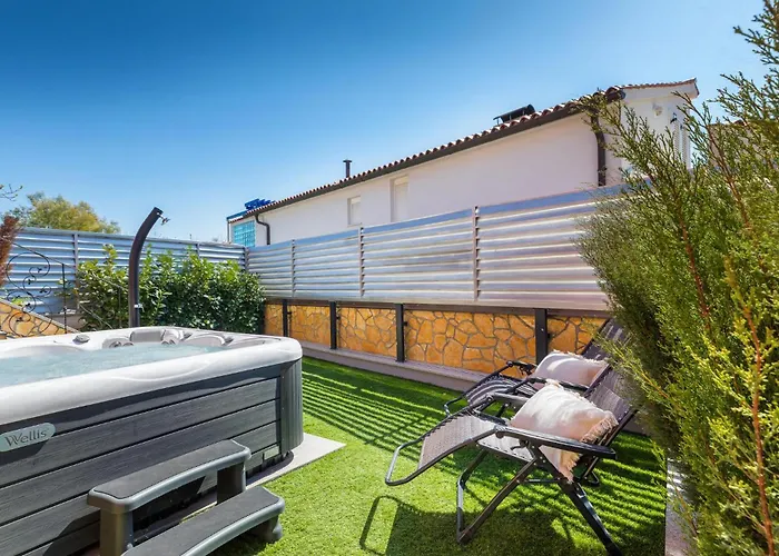 Stunning In With Jacuzzi Barbariga