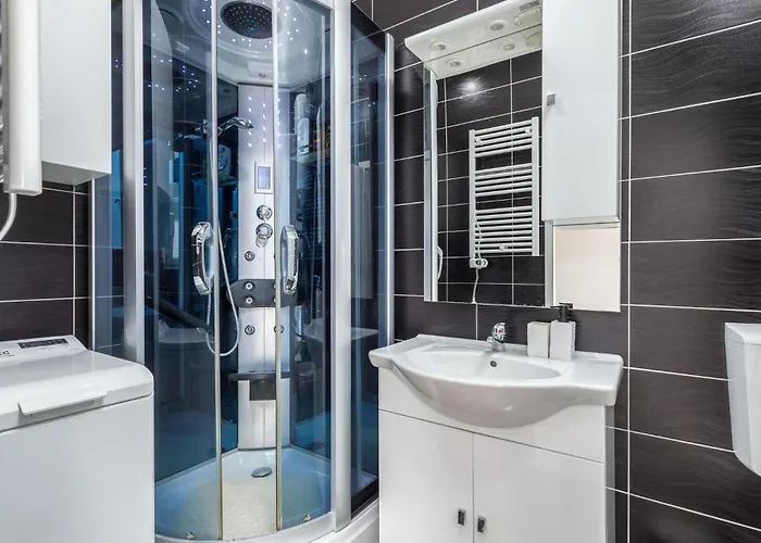 Vikendica Stunning In With Jacuzzi