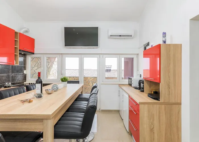 Stunning In With Jacuzzi