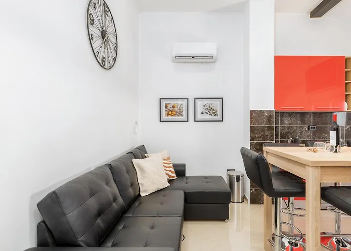 Stunning In With Jacuzzi Vikendica