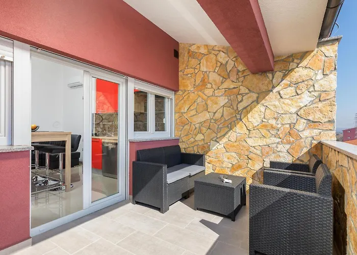 Stunning In With Jacuzzi Vikendica