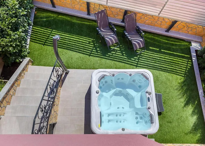 Stunning In With Jacuzzi Vikendica Barbariga